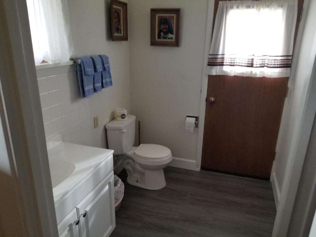 Rolling R Guest Ranch Guest House Meeker Room photo