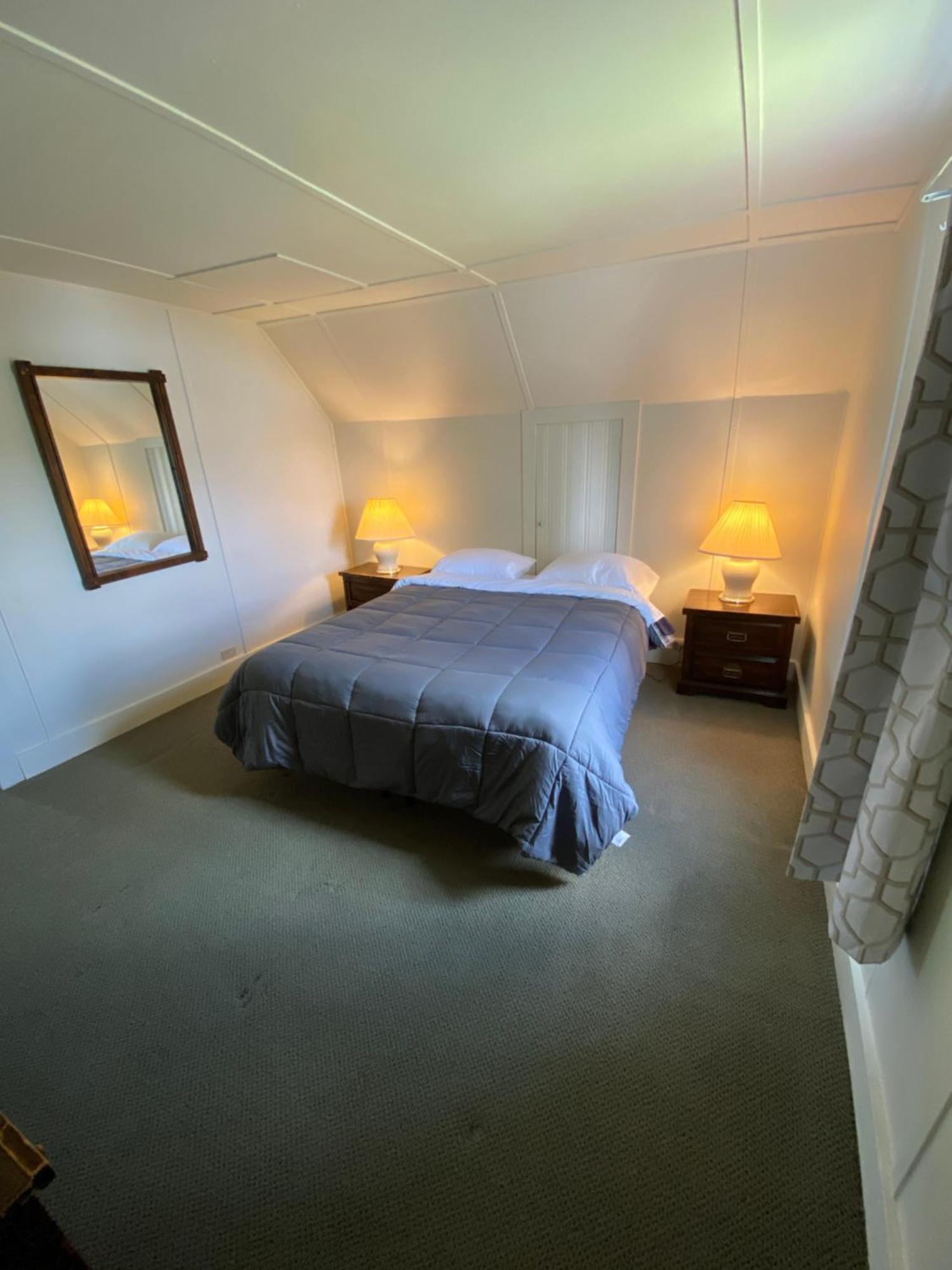 Rolling R Guest Ranch Guest House Meeker Room photo