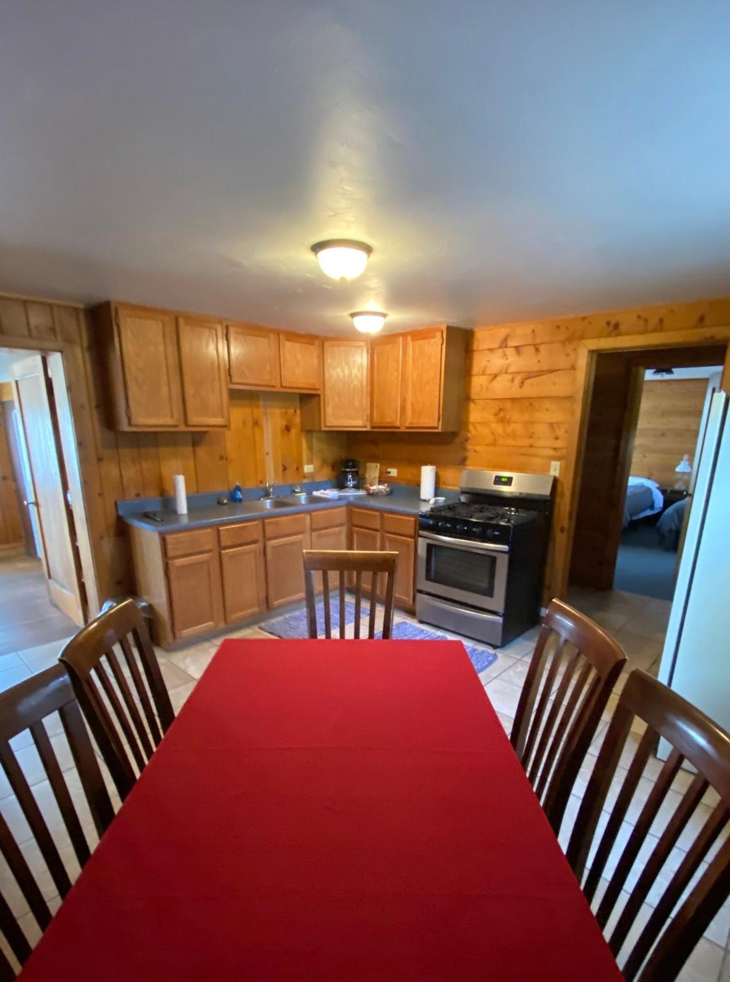 Rolling R Guest Ranch Guest House Meeker Room photo