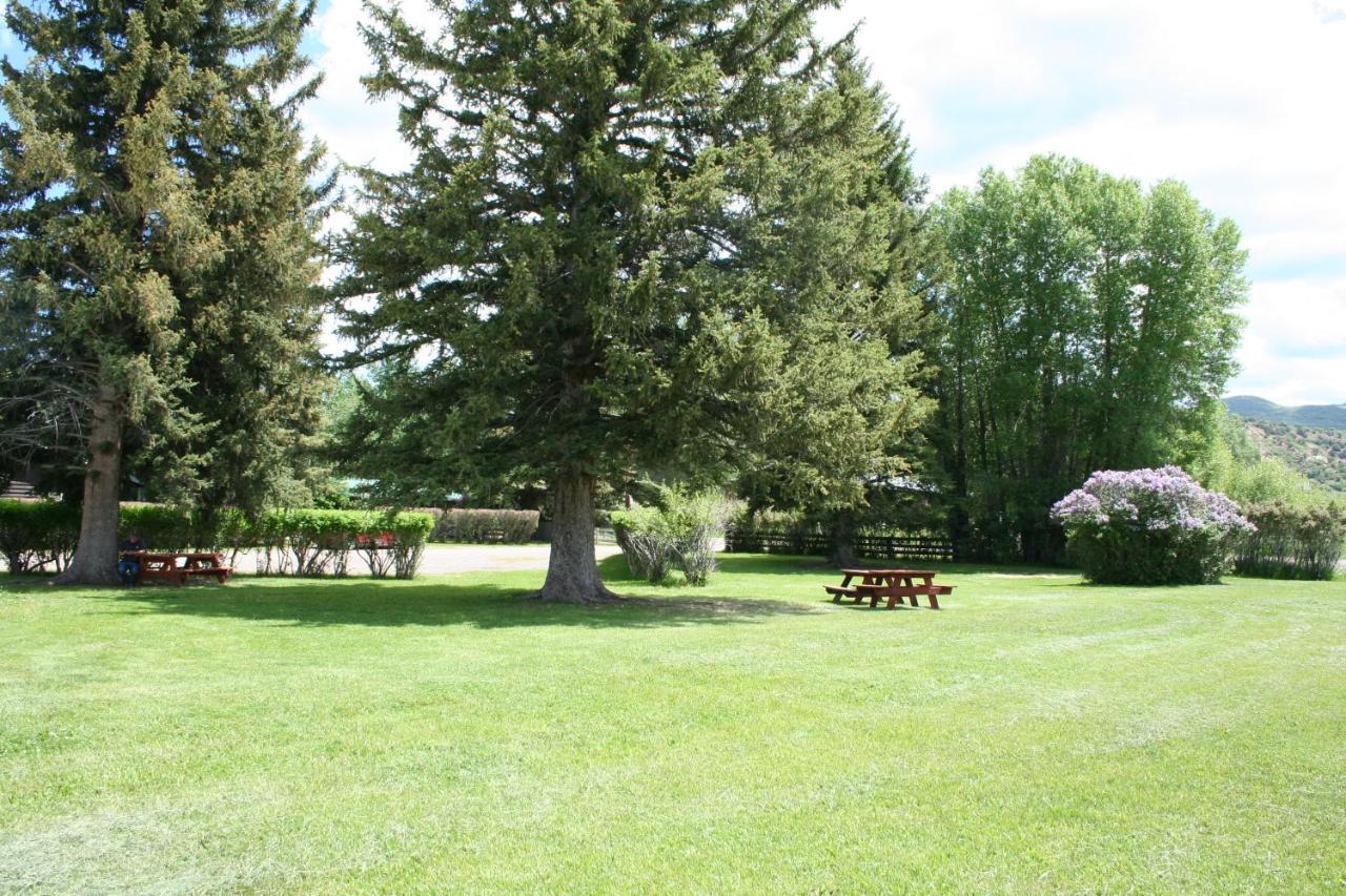 Rolling R Guest Ranch Guest House Meeker Exterior photo